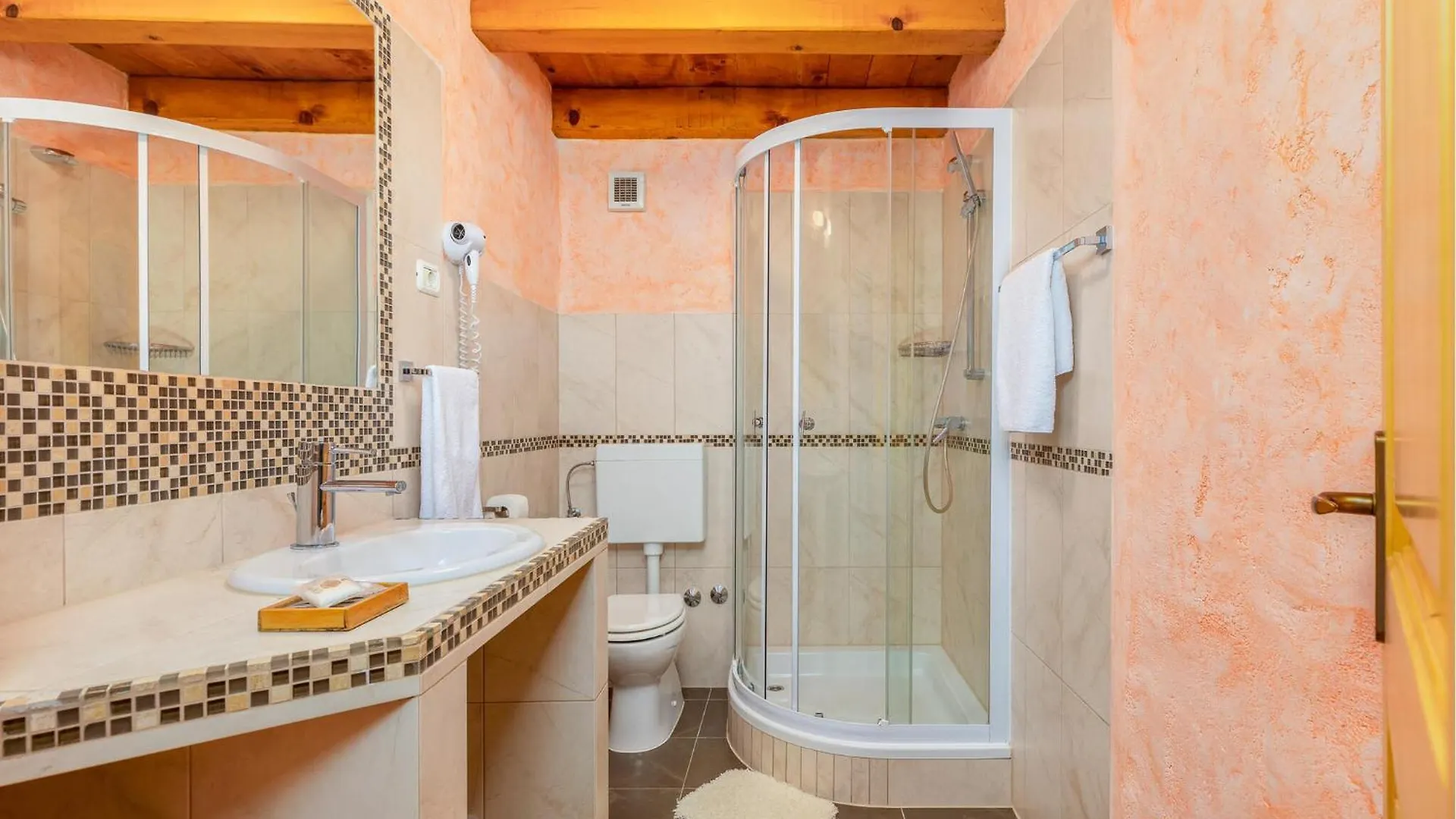Сasa de vacaciones Awesome Home In Barban With Kitchen